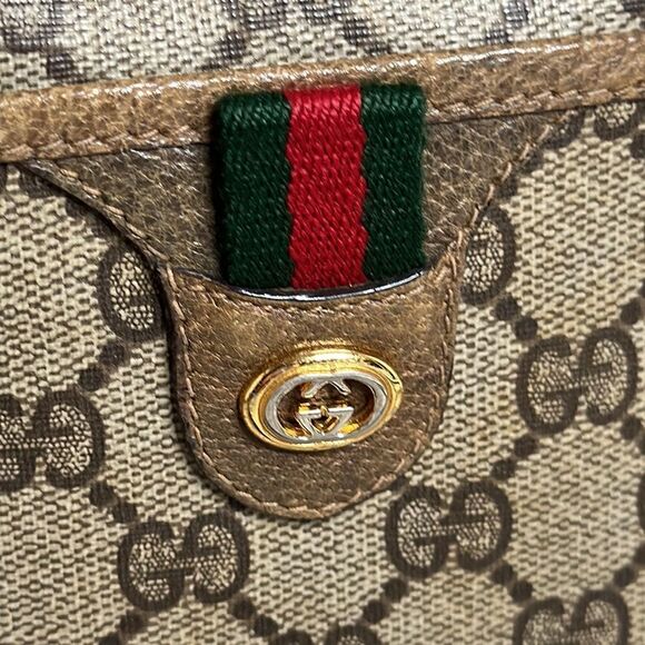 💯Authentic Preloved Gucci crossbody bag w/ Cherryline🍀 - Picture 7 of 14